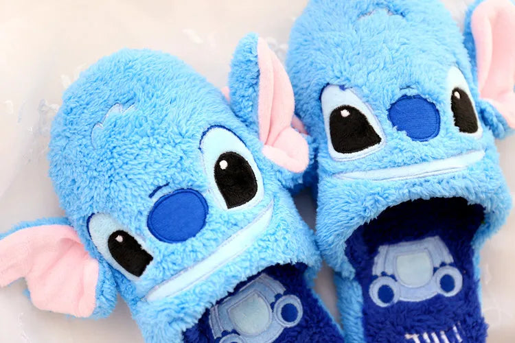 Pantufas Disney de Pelúcia – Stitch, Ursinho Pooh e Alien