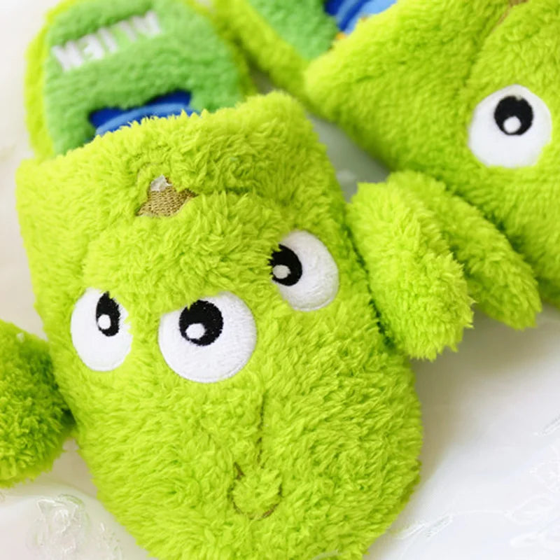 Pantufas Disney de Pelúcia – Stitch, Ursinho Pooh e Alien