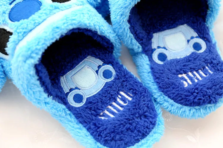 Pantufas Disney de Pelúcia – Stitch, Ursinho Pooh e Alien