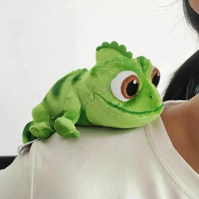 đŠ PelĂșcia Pascal 15cm | CamaleĂŁo da Rapunzel â Disney Enrolados