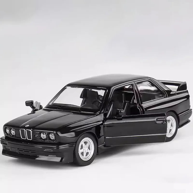 Miniatura BMW M3 1987 – Modelo Retro de Metal com Abertura de Portas e Pull-Back